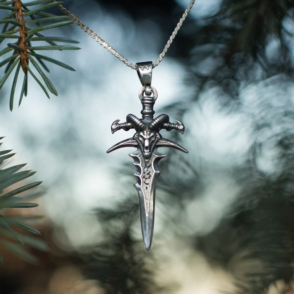 Merchandise Warcraft Necklace Frostmourne Sword Silver