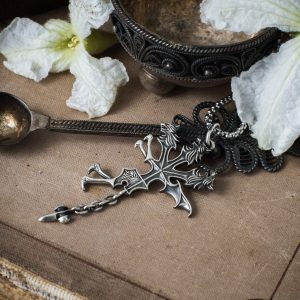 Silver Cerberus Necklace Final Fantasy Idolstore - Merchandise and Collectibles Merchandise, Toys and Collectibles