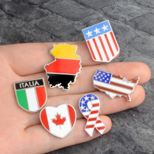 Pin USA Shield enamel brooch Idolstore - Merchandise and Collectibles Merchandise, Toys and Collectibles