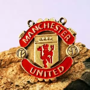 Necklace Manchester United badge Emblem Pin Idolstore - Merchandise and Collectibles Merchandise, Toys and Collectibles