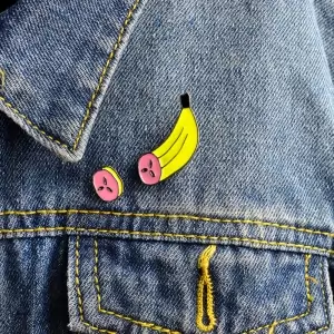 Pin Sliced Banana enamel brooch Idolstore - Merchandise and Collectibles Merchandise, Toys and Collectibles 2