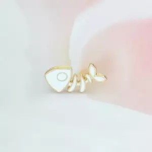 Pin Fish Bone White enamel brooch Idolstore - Merchandise and Collectibles Merchandise, Toys and Collectibles 2